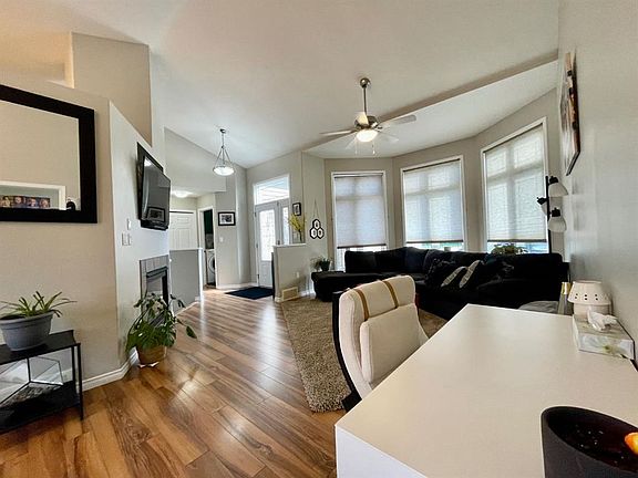5th image of 1706 SE 62nd St