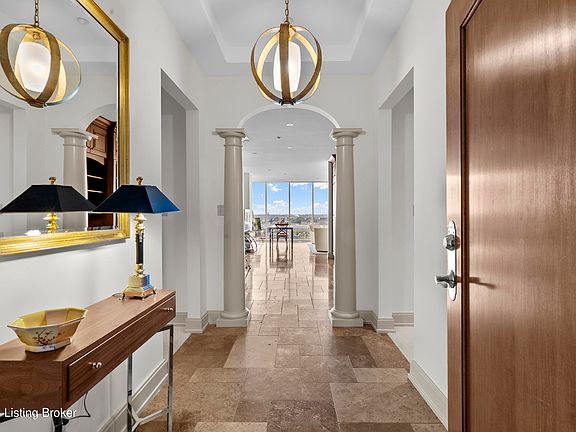 3rd image of 222 Witherspoon St #902