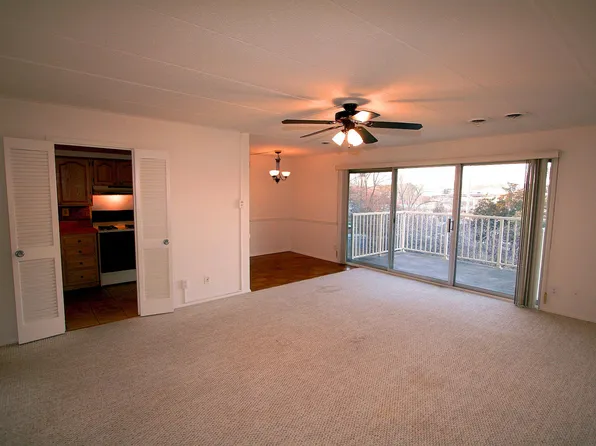 2604 Indian Dr APT 1D, Alexandria, VA 22303