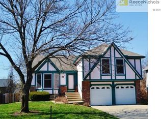 6430 Roundtree St, Shawnee, KS 66226