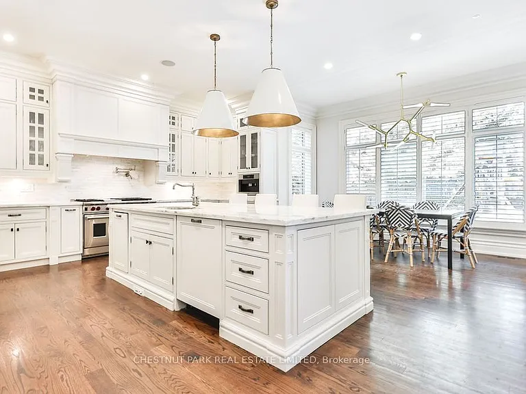 182 Saint Leonards Ave — Photo 10