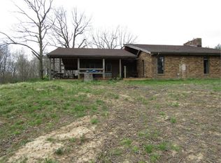 3133 E Dix Irvington Rd, Centralia, IL 62801