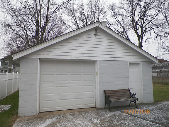 Garage, powered door