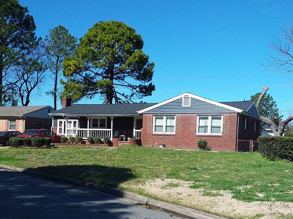 2nd image of 353 Dexter St E