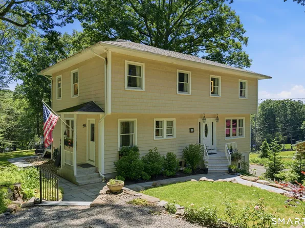 100 Old Dike Road, Trumbull, CT 06611