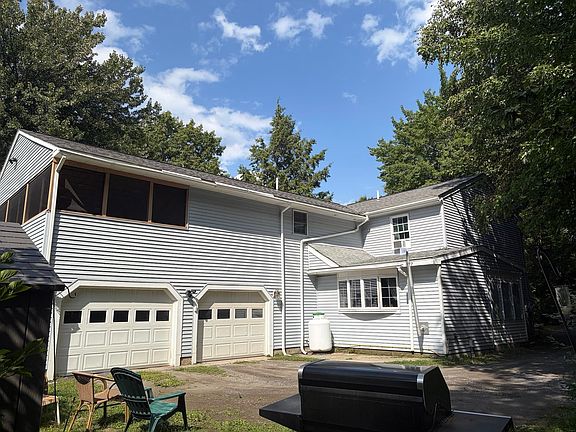 3rd image of 38 Orchard View Drive