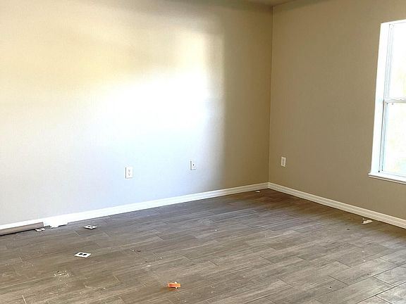 3rd image of 5615 Andrea St