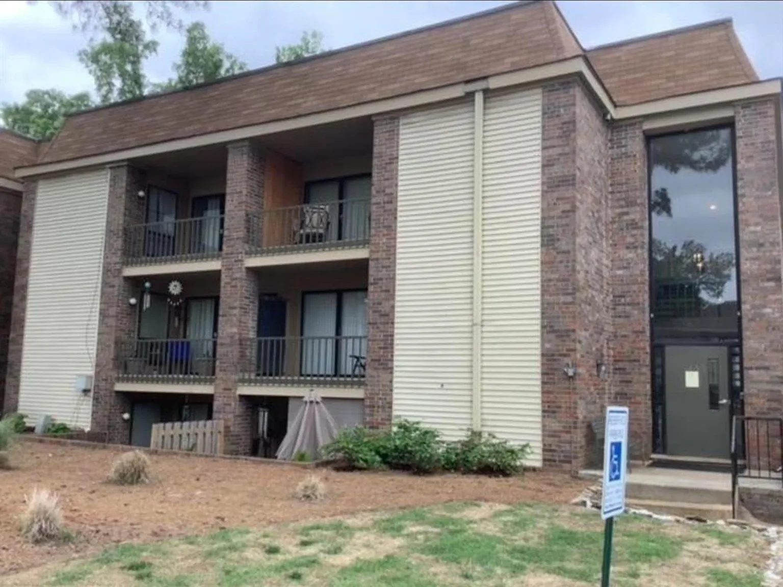1 bed, 1.0 bath, 719 sqft, $1,100 — Photo 4
