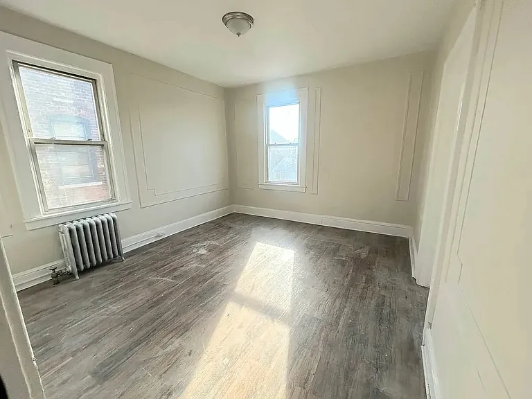 490 E 23rd St #4 — Photo 3
