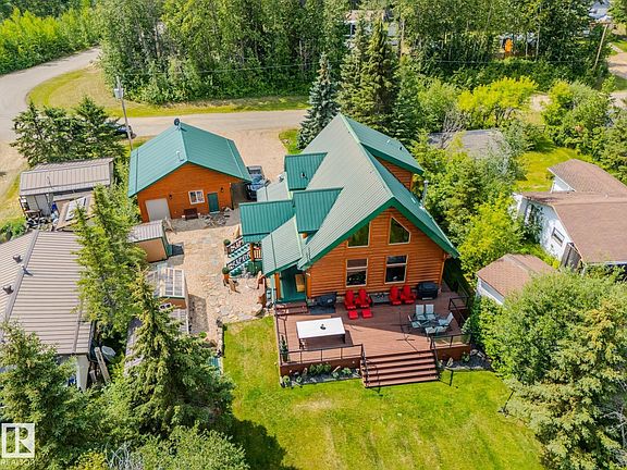 2nd image of 213 Lakeshore Dr