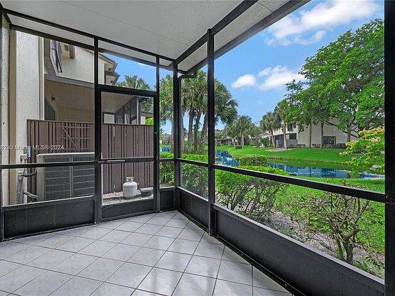 5th image of 4557 Carambola Cir S #27252