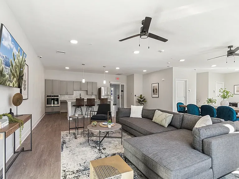 Sunland Flats — Photo 32
