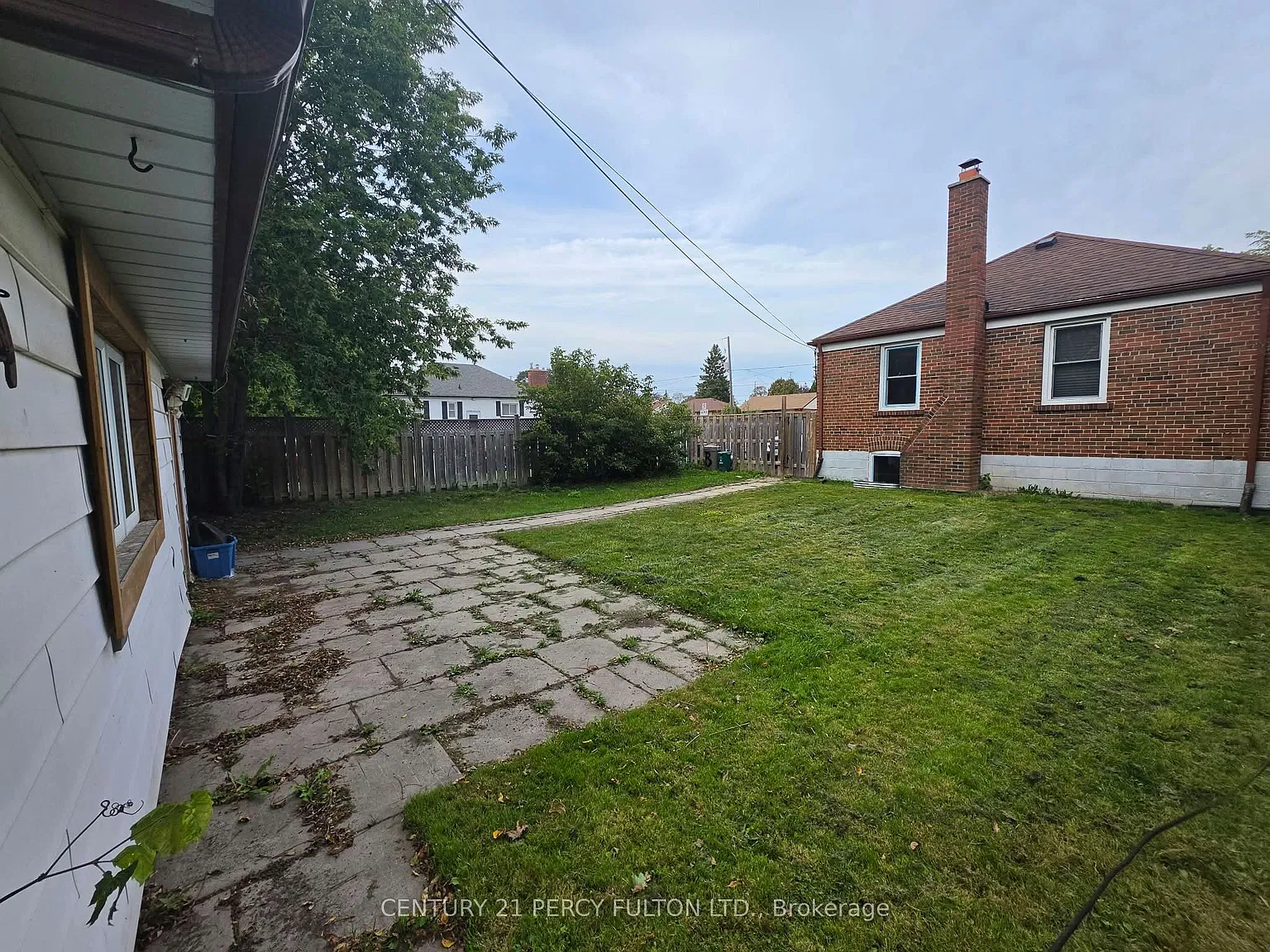 3 bed, $2,100 — Photo 2