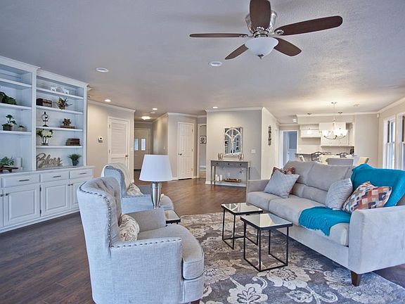 3rd image of 2 Redgrave Ln