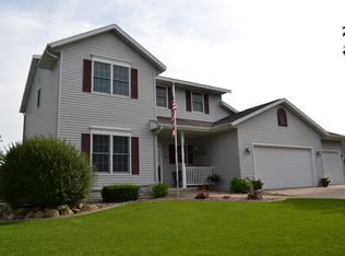 1014 Saddlewood St, Holmen, WI 54636