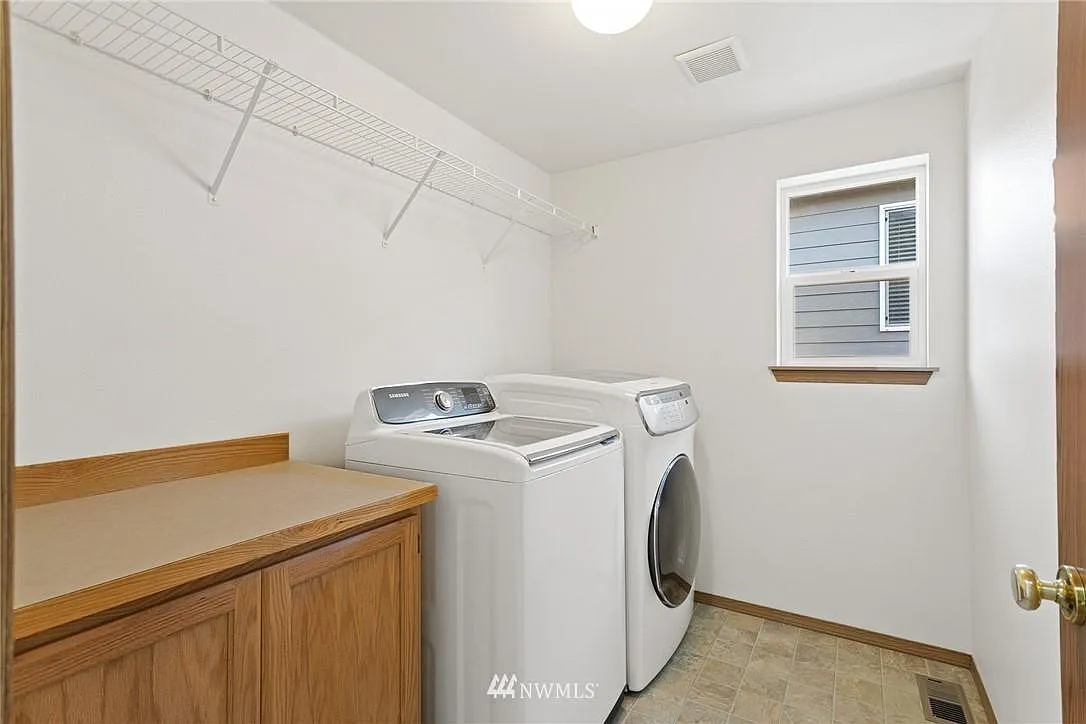 4 bed, 1900 sqft, $3,650 — Photo 4