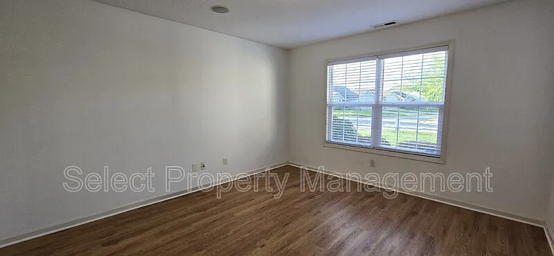 3 bed, 2.0 bath, 1530 sqft, $1,649 — Photo 3