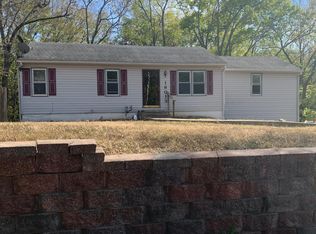 18013 E Hidden Valley Rd, Independence, MO 64057