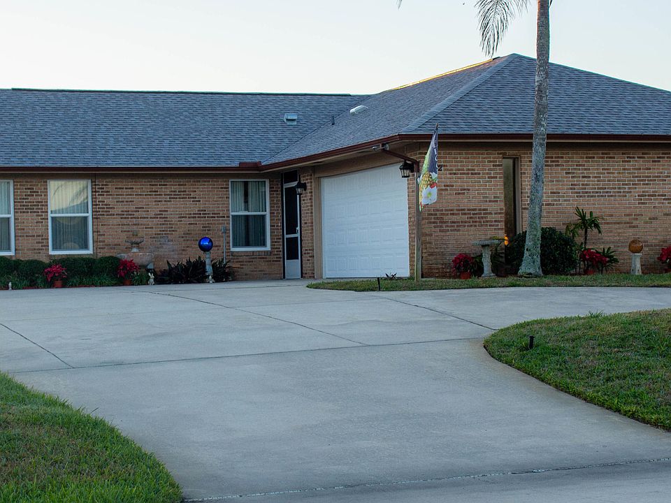 1st image of 32 Sea Island Dr S