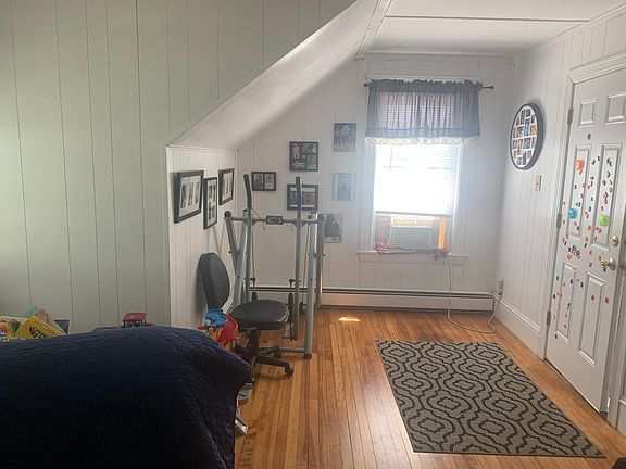 3rd image of 162 Oxford St N #3
