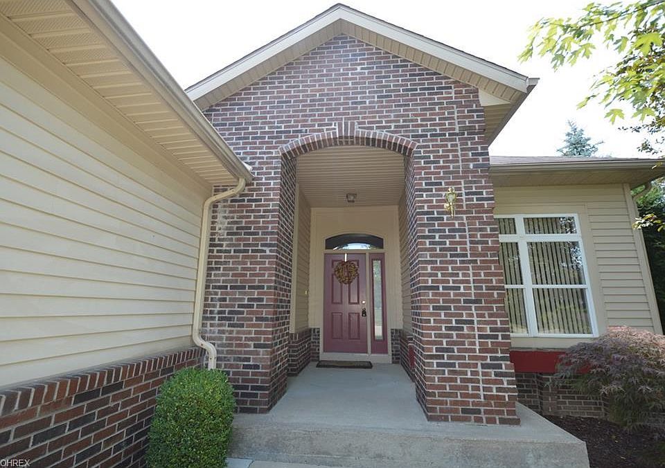 1st image of 520 Deer Path Ln