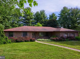 2455 Sutton Rd, York, PA 17403