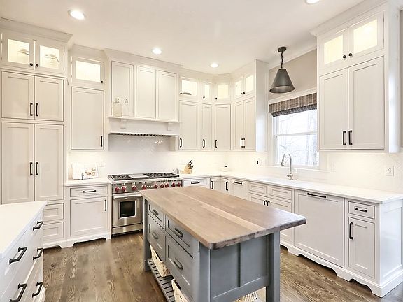 5th image of 26 NE Cove Cir