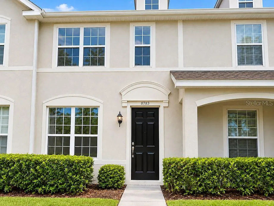 2 bed, 2.5 bath, 1204 sqft, $1,900 — Photo 1