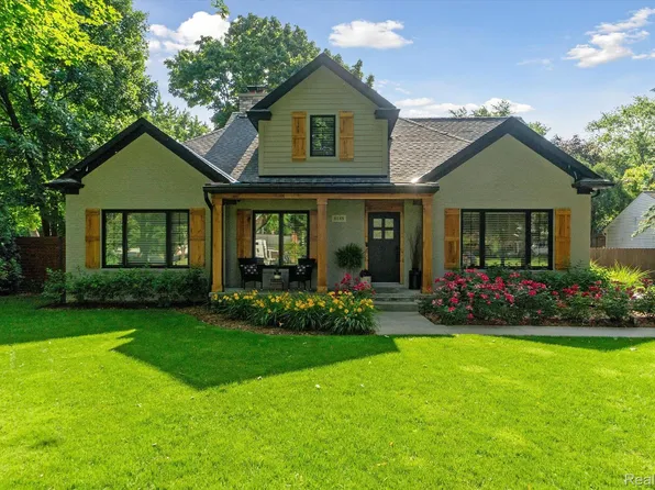 6188 S Main St, Clarkston, MI 48346