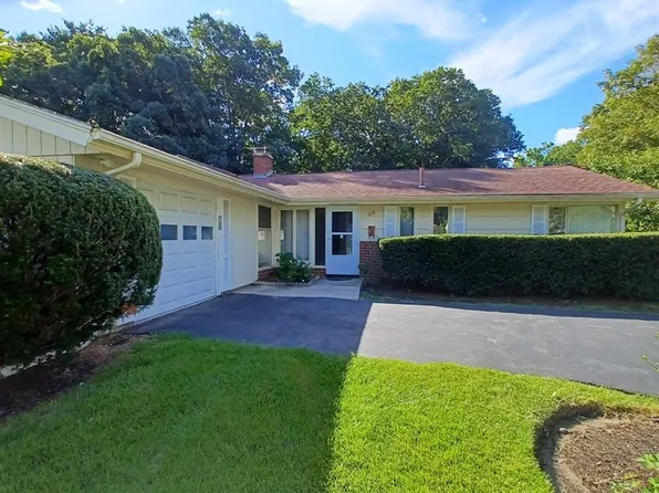 33 Savoy Rd, Framingham, MA 01701