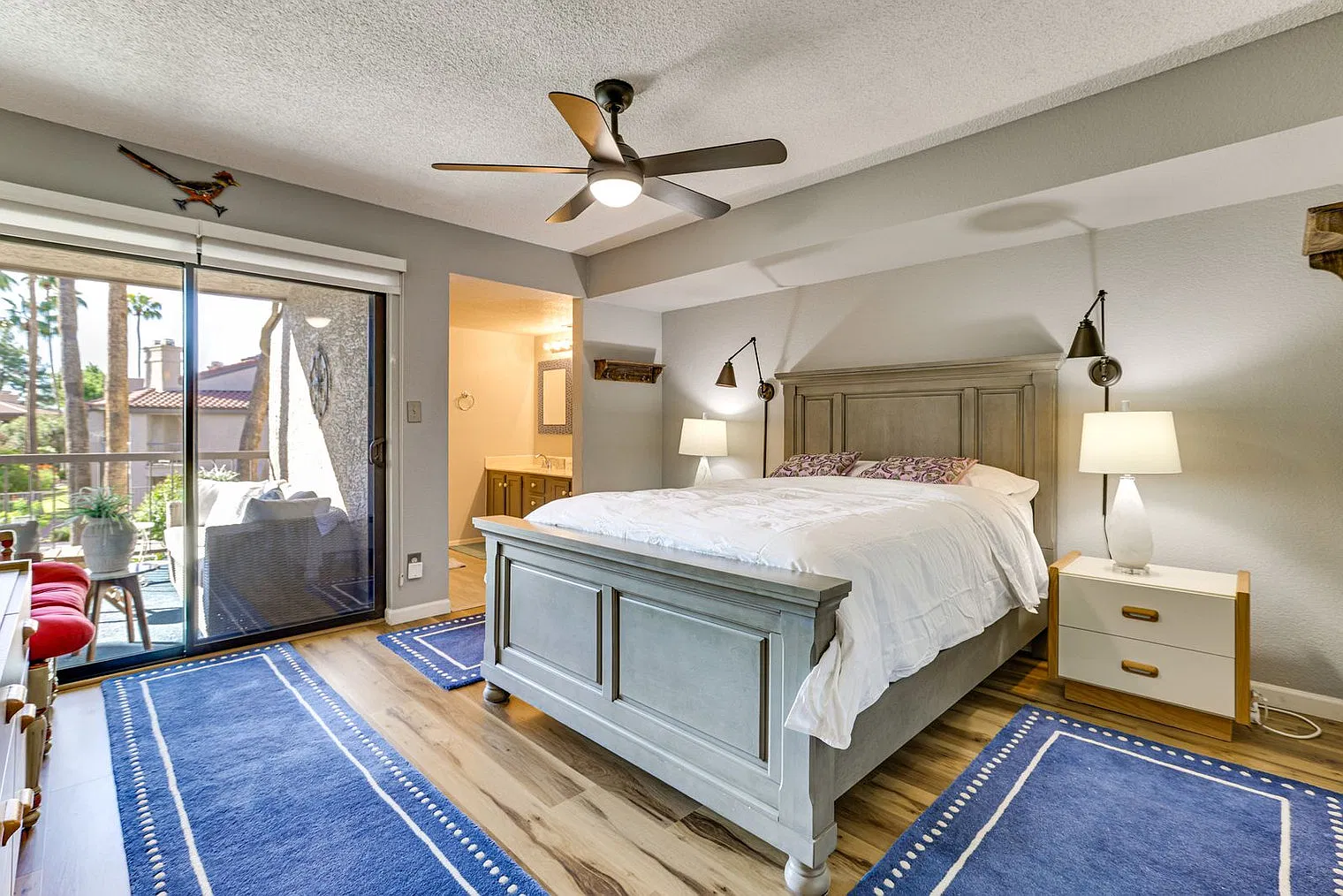 2 bed, 2.0 bath, 1205 sqft, $3,306 — Photo 3