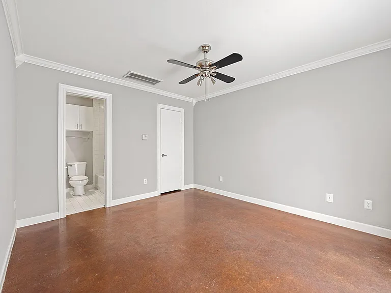 913 Robin St — Photo 18