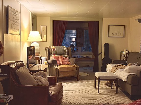 4th image of 25 Berthoud Dale Ln
