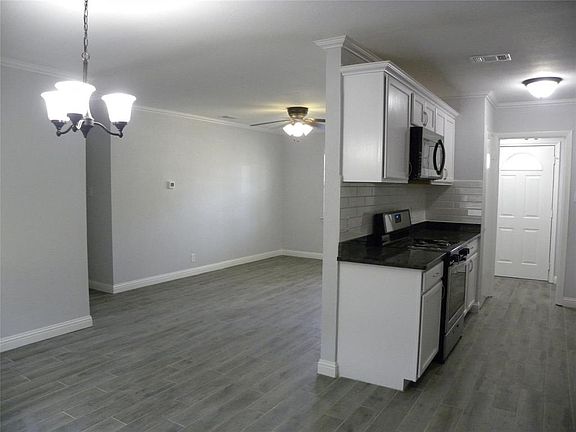 4th image of 1016 Crane Dr