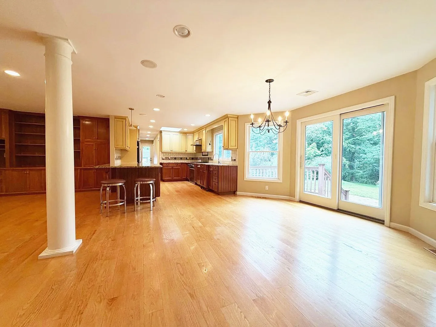 Private 4 Bed / 2.5 Bath Home with Heated In-Ground Pool & Spacious Yard in Ossining — Photo 4