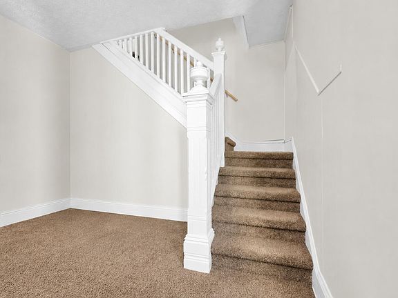 5th image of 524 N Detroit St