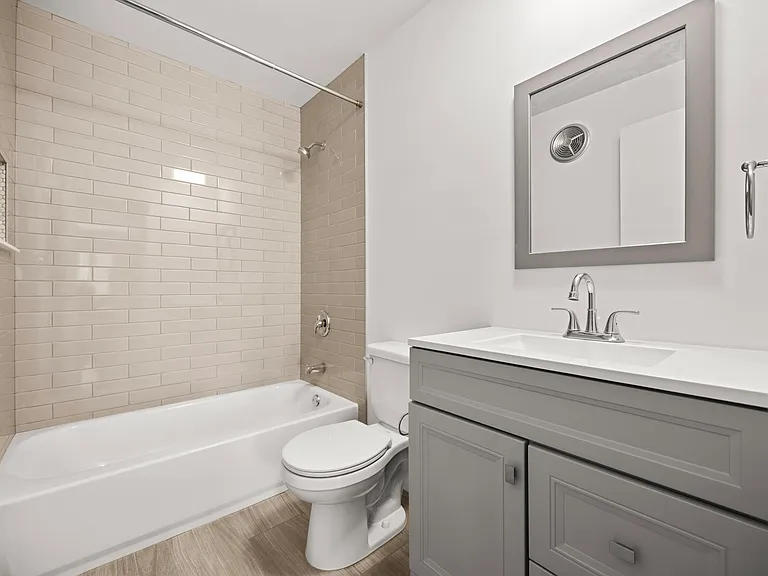 1206 E Fairview St #305 — Photo 13
