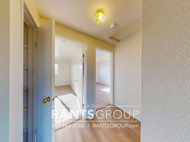 Yelm Creek Apartments — Photo 41