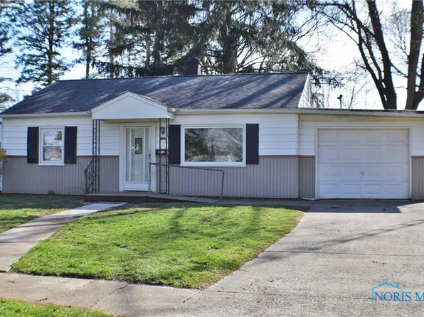 707 Circle Dr, Fostoria, OH 44830