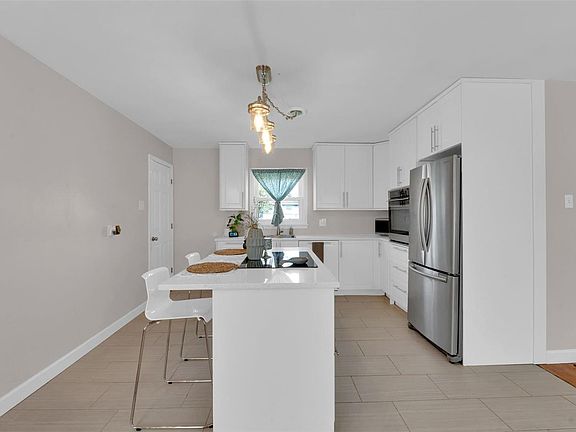 3rd image of 9709 Theodosia Ave