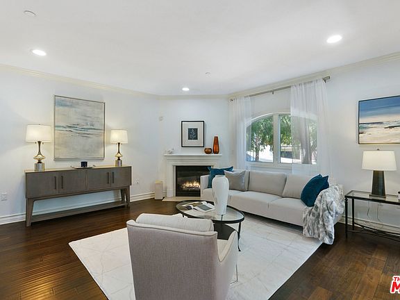 3rd image of 2347 Fox Hills Dr APT 102