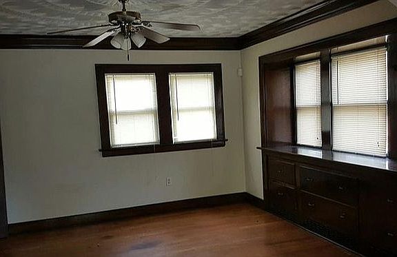 2nd image of 920 Greenwood Ave