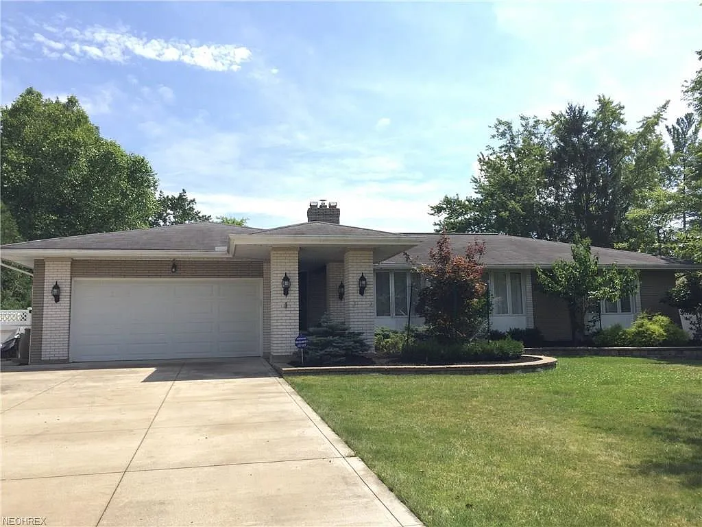 10129 Lynn Dr photo 1