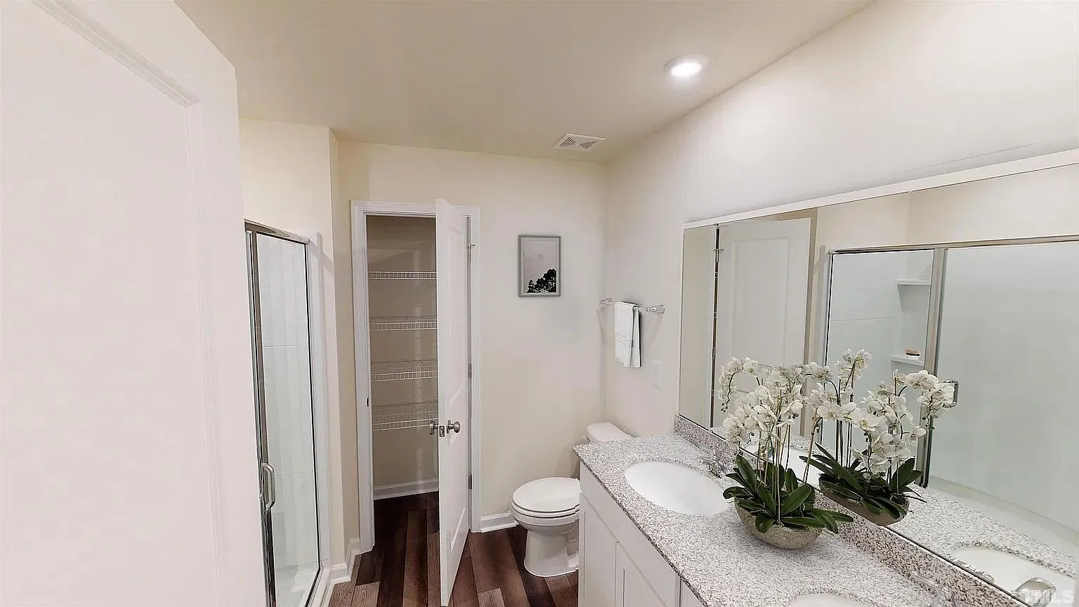 5 bed, 2746 sqft, $2,495 — Photo 3