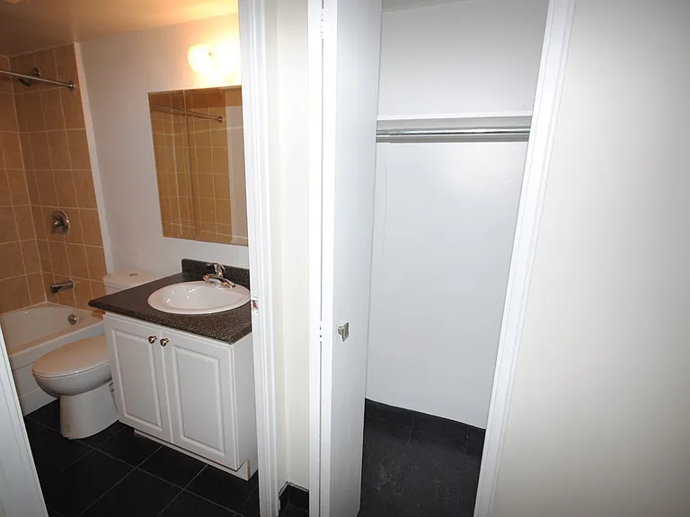 335 Maclaren St — Photo 16