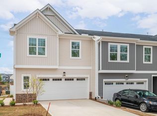 7633 Waypond Ct, Raleigh, NC 27617