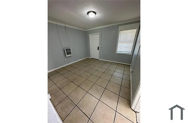 Building Photo - 2524 Moncrief Rd