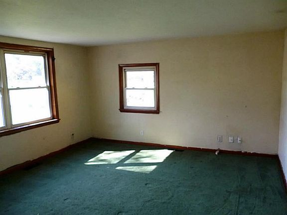 4th image of 354 W Lynn St