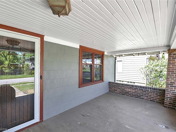 5th image of 16713 Bradgate Ave