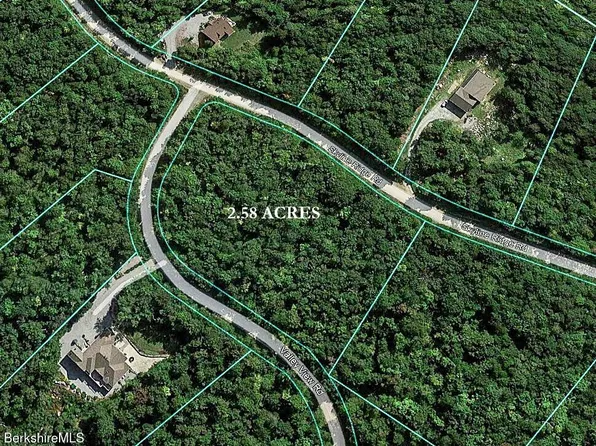 32 Valley View Rd, Becket, MA 01223